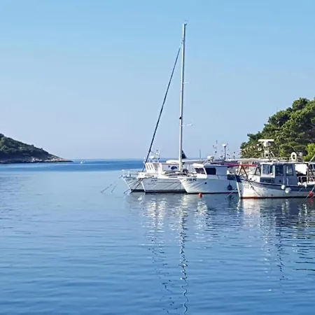 In Near Gortan Cove * Πούλα