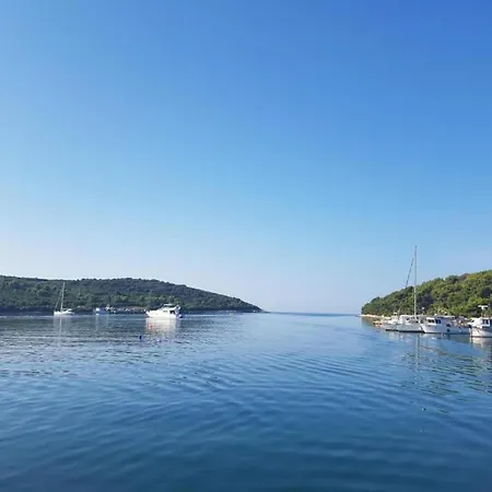 In Near Gortan Cove アパート *