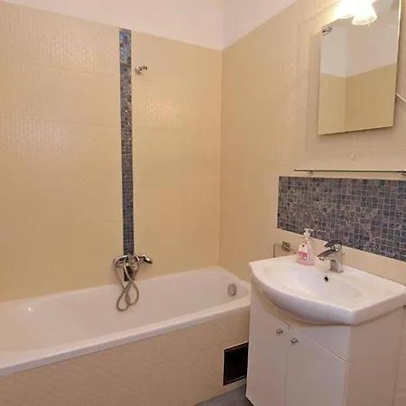 アパート In Near Gortan Cove